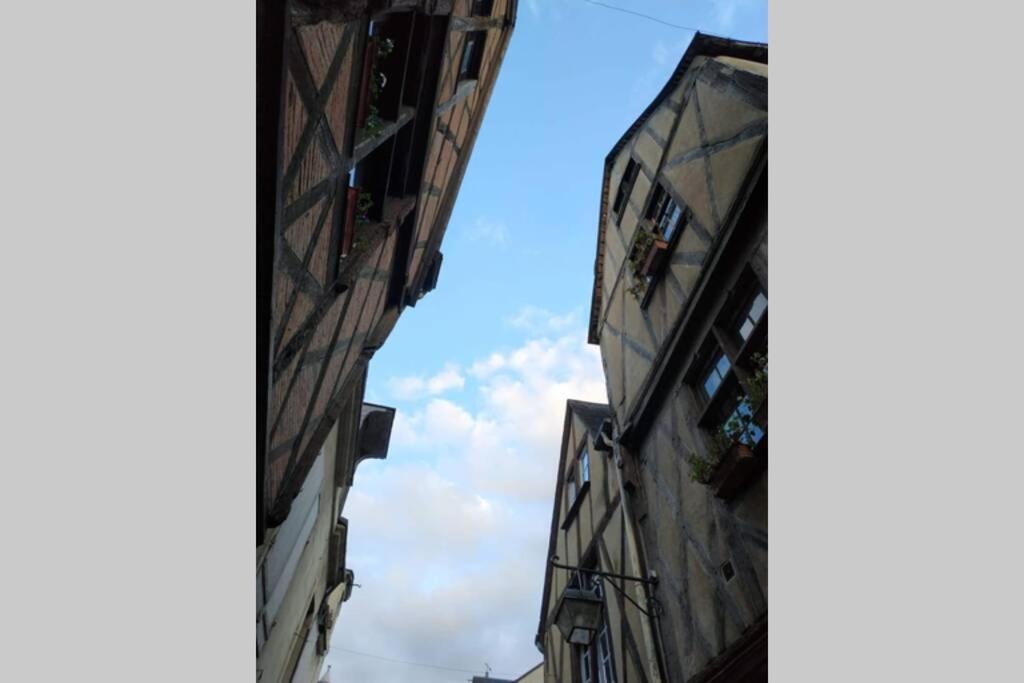 La Boussole - Maison Meublee 3 Chambres 6 Pers. Chinon Exterior photo